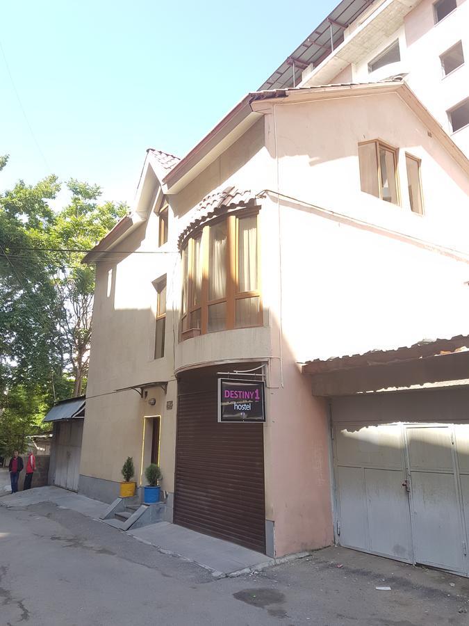 Destiny 1 Hostel Erevan Exterior foto